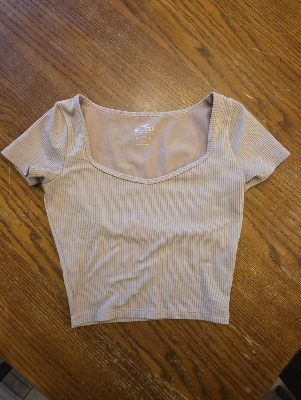 Hollister Ribbed Scoop Tee in Mauve Beige